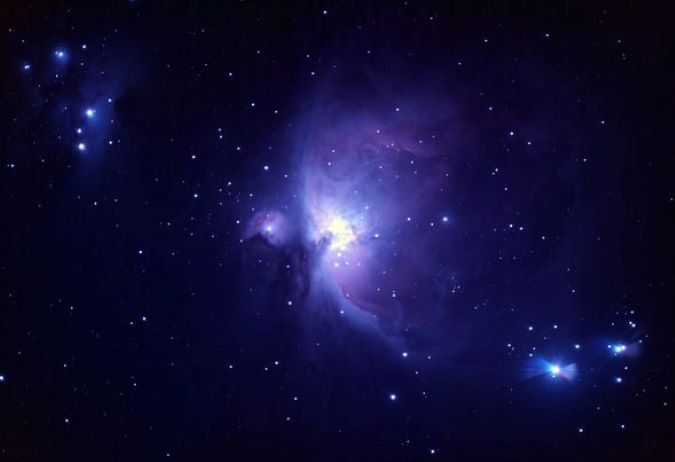 Fortner’s image of the Orion Nebula – a star-forming region located in the Milky Way. It’s about 1,344 light years away from Earth and is a combination of blue reflection nebula and red emission nebula. 