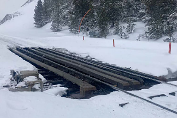 Switch heaters (left) keep these mechanisms from freezing in the winter. Switch heaters (left) keep these mechanisms from freezing in the winter.