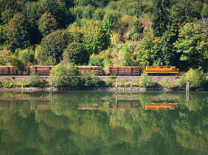 A PNWR train traveling through Lower Columbia River